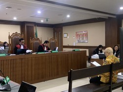 Eks Dirut Taspen ANS Kosasih Minta Dibebaskan dari Tuntutan 10 Tahun Penjara