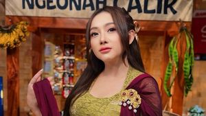 Meisita Lomania Mohon Maaf Suka Gombal