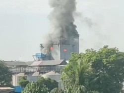 3 Karyawan Terluka Akibat Kebakaran Pabrik Sorini Pasuruan