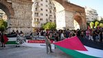 Foto: Bendera Palestina saat Klub Israel Main di Liga Europa