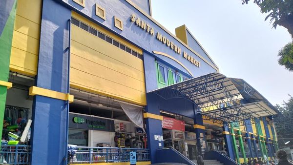 Potret Pasar Santa, Surga Para Pecinta Barang Lawas Alias Vintage