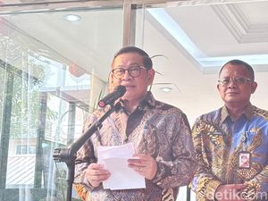 Pramono Minta Wali Kota Tertibkan Parkir Liar di Depan Labschool Jaktim Pramono Minta Wali Kota Tertibkan Parkir Liar di Depan Labschool Jaktim