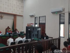 Siksa-Telanjangi 3 Remaja Pencuri LPG, 6 Terdakwa Divonis 7-9 Bulan Bui Siksa-Telanjangi 3 Remaja Pencuri LPG, 6 Terdakwa Divonis 7-9 Bulan Bui