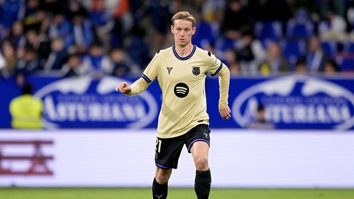 OVIEDO, SPAIN - SEPTEMBER 25: Frenkie de Jong of FC Barcelona  during the LaLiga EA Sports  match between Real Oviedo v FC Barcelona at the Estadio Municipal NMR Carlos Tartiere on September 25, 2025 in Oviedo Spain (Photo by Cesar Ortiz/Soccrates/Getty Images)