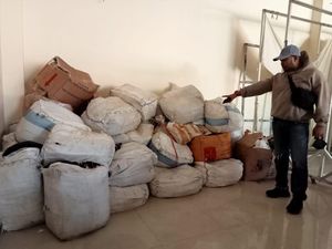 46 Karung Sianida Ditemukan di Ruko Milik Pemprov Maluku 46 Karung Sianida Ditemukan di Ruko Milik Pemprov Maluku