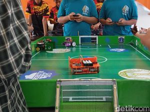 Keseruan ASEAN Robotic Day 2025, Bisa Tanding Bola dengan Robot! Keseruan ASEAN Robotic Day 2025, Bisa Tanding Bola dengan Robot!