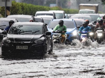 Hujan Deras, Jalan Arteri Pondok Indah Tergenang