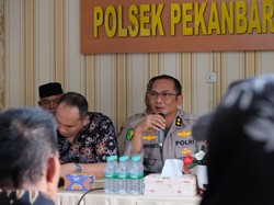 Jumat Curhat Polda Riau Ajak Warga Hidupkan Satkamling Jaga Kampung