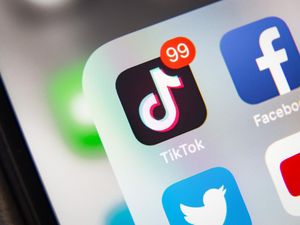 Video Wapres AS: TikTok Akan Bernilai Sekitar USD 14 Miliar Video Wapres AS: TikTok Akan Bernilai Sekitar USD 14 Miliar