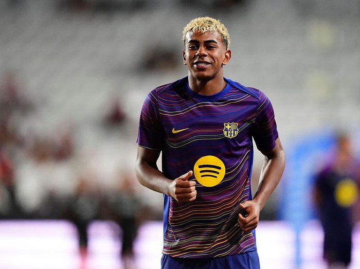 Lamine Yamal right winger of Barcelona and Spain during the warm-up before the La Liga EA Sports match between Rayo Vallecano de Madrid and FC Barcelona at Estadio de Vallecas on August 31, 2025 in Madrid, Spain. (Photo by Jose Breton/Pics Action/NurPhoto via Getty Images)
