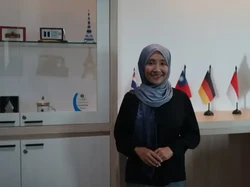 Keren! Mahasiswa Thailand Lanjut Kuliah di Surabaya pada Usia 56 Tahun