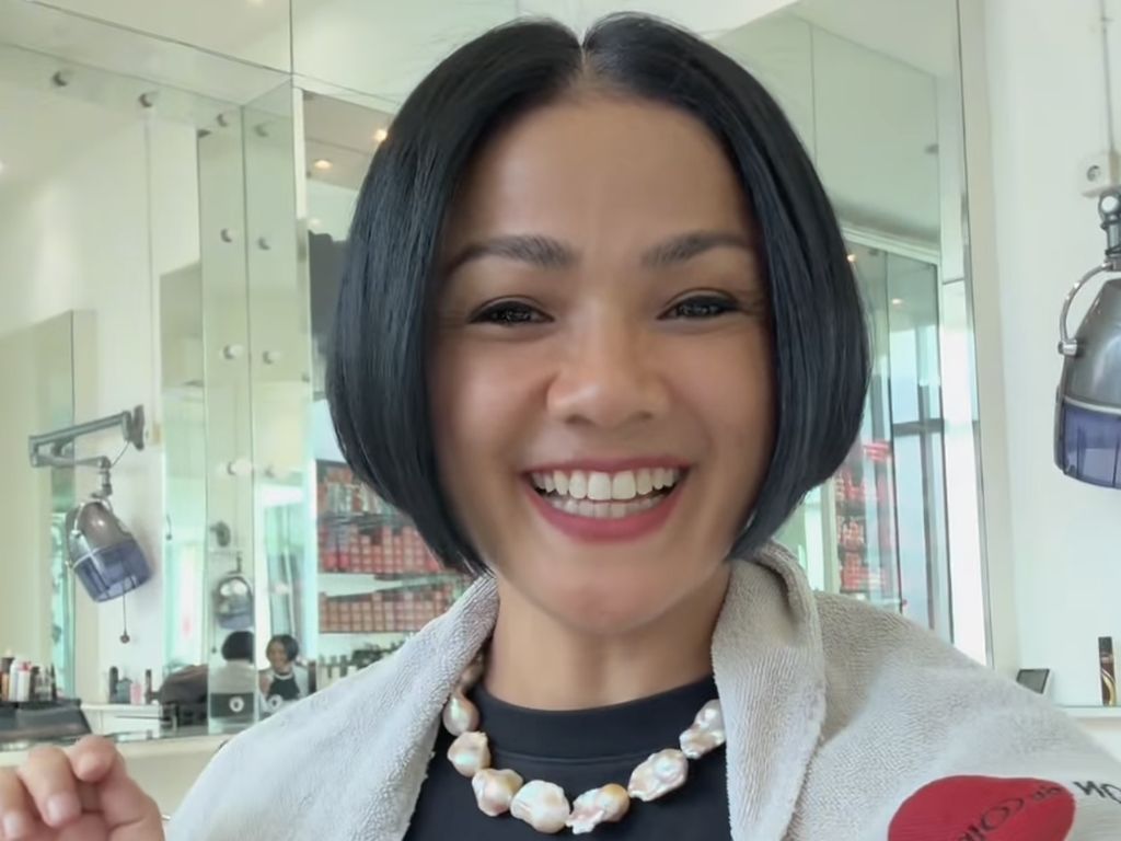 Nirina Zubir Potong Rambut Pendek Buat Didonasikan Nirina Zubir Potong Rambut Pendek Buat Didonasikan