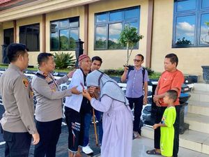 Haru, Polisi Babel Pertemukan Anak-Ayah yang Terpisah 20 Tahun Haru, Polisi Babel Pertemukan Anak-Ayah yang Terpisah 20 Tahun