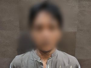 Polisi Tangkap Pemilik 7 Bondet-Bubuk Mesiu di Probolinggo Polisi Tangkap Pemilik 7 Bondet-Bubuk Mesiu di Probolinggo