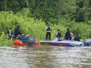 Jenazah Korban Penembakan KKB di Asmat Ditemukan Terikat di Sungai Jenazah Korban Penembakan KKB di Asmat Ditemukan Terikat di Sungai