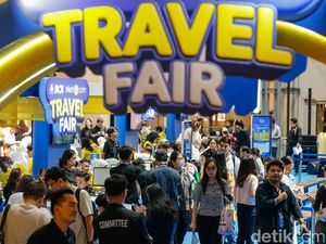 Ramai Pengunjung Berburu Tiket Murah di Travel Fair 2025