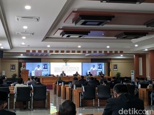 Dewan Setujui Ranperda APBD-P NTB 2025, Banggar Beri Banyak Catatan Dewan Setujui Ranperda APBD-P NTB 2025, Banggar Beri Banyak Catatan