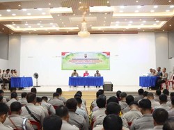 200 Personel Polres Inhil Dilatih Public Speaking untuk Dukung Green Policing