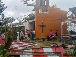 3 Orang Tewas-400 Ribu Ngungsi Akibat Badai Terjang Filipina