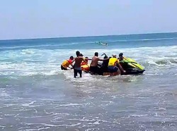 Video: WN Inggris Ditemukan Tewas Tenggelam di Pantai Legian Bali Video: WN Inggris Ditemukan Tewas Tenggelam di Pantai Legian Bali