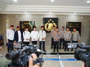 Kapolri: Tausiah Ustaz Abdul Somad Jadi Spirit Pengabdian Polri Kapolri: Tausiah Ustaz Abdul Somad Jadi Spirit Pengabdian Polri
