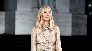 Foto: Adu Gaya Para Bintang di Milan Fashion Week Spring 2026, Ada RM BTS