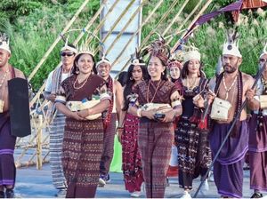 Masyarakat Lamaholot NTT: Sistem Kekerabatan, Kepercayaan, hingga Kehidupannya Masyarakat Lamaholot NTT: Sistem Kekerabatan, Kepercayaan, hingga Kehidupannya