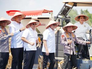 Petani Binaan Polri Panen 2,83 Juta Ton Jagung hingga Pertengahan Oktober 2025 Petani Binaan Polri Panen 2,83 Juta Ton Jagung hingga Pertengahan Oktober 2025