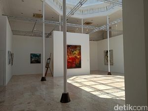 Pameran Seni Rupa Lintas Imaji Meriahkan HUT ke-80 KAI di Surabaya Pameran Seni Rupa Lintas Imaji Meriahkan HUT ke-80 KAI di Surabaya