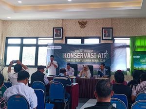 Rorak Jadi Solusi Konservasi Air di Dataran Tinggi Lumbang Rorak Jadi Solusi Konservasi Air di Dataran Tinggi Lumbang