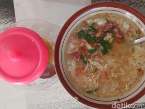 Eksis 4 Generasi, Lezatnya Soto Sapi Kuah Bening Mbok Dele Bikin Nagih Eksis 4 Generasi, Lezatnya Soto Sapi Kuah Bening Mbok Dele Bikin Nagih
