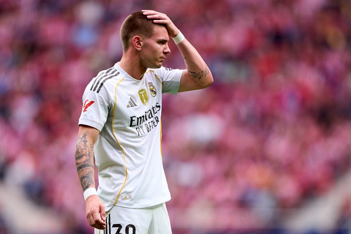 Atletico de Madrid v Real Madrid CF - LaLiga EA Sports
MADRID, SPAIN - SEPTEMBER 27: Franco Mastantuono of Real Madrid reacts to a missed chance during the LaLiga EA Sports match between Atletico de Madrid and Real Madrid CF at Riyadh Air Metropolitano on September 27, 2025 in Madrid, Spain. (Photo by Diego Souto/Getty Images)