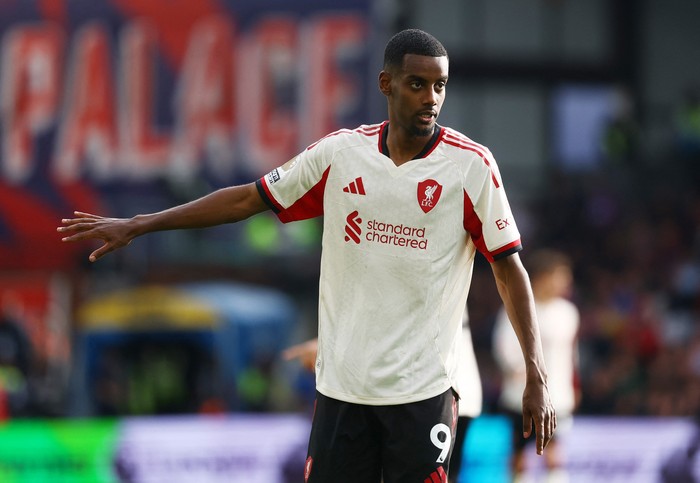 Soccer Football - Premier League - Crystal Palace v Liverpool - Selhurst Park, London, Britain - September 27, 2025 Liverpools Alexander Isak reacts Action Images via Reuters/Matthew Childs EDITORIAL USE ONLY. NO USE WITH UNAUTHORIZED AUDIO, VIDEO, DATA, FIXTURE LISTS, CLUB/LEAGUE LOGOS OR LIVE SERVICES. ONLINE IN-MATCH USE LIMITED TO 120 IMAGES, NO VIDEO EMULATION. NO USE IN BETTING, GAMES OR SINGLE CLUB/LEAGUE/PLAYER PUBLICATIONS. PLEASE CONTACT YOUR ACCOUNT REPRESENTATIVE FOR FURTHER DETAILS..