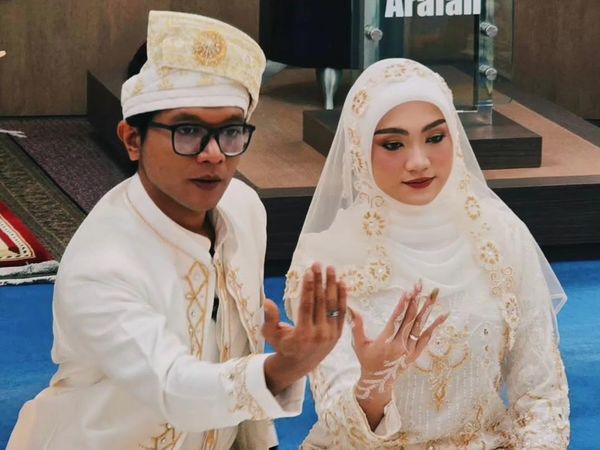 Dzawin Nur Nikahi Instruktur Freedive Renny Rachmawaty, Maskawin Perhiasan-Uang Asing