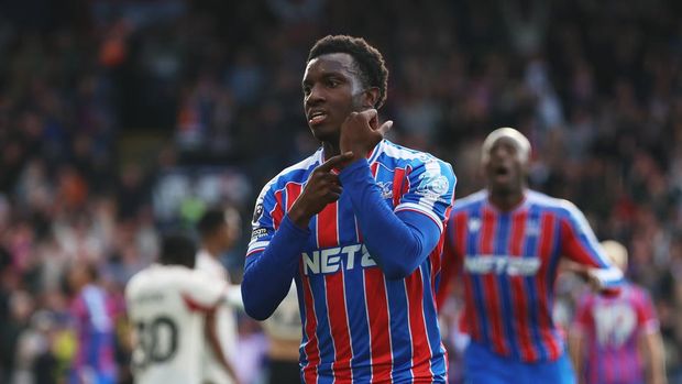 LONDON, ENGLAND - SEPTEMBER 27: Eddie Nketiah of Crystal Palace celebrates scoring his team's second goal during the Premier League match between Crystal Palace and Liverpool at Selhurst Park on September 27, 2025 in London, England. (Photo by Tom Dulat/Getty Images)