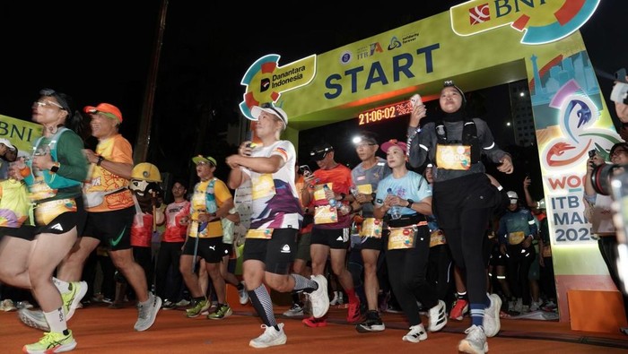 Aksi Keren Guru Besar ITB, Lari Maraton Demi Beasiswa & Riset!