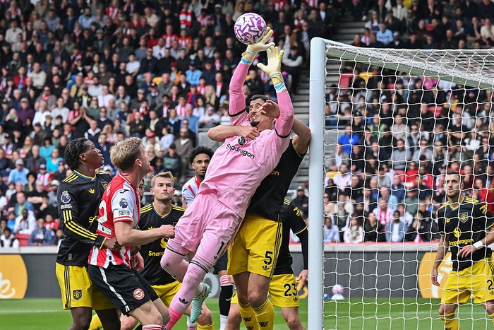 BRENTFORD, ENGLAND - SEPTEMBER 27: Altay Bayndr of Manchester United in action during the Premier League match between Brentford and Manchester United at Brentford Community Stadium on September 27, 2025 in Brentford, England. (Photo by Vince Mignott/MB Media/Getty Images)