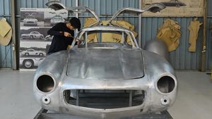 Intip Pembuatan Replika Mobil Klasik Handmade di Bali