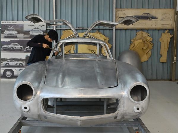 Intip Pembuatan Replika Mobil Klasik Handmade di Bali