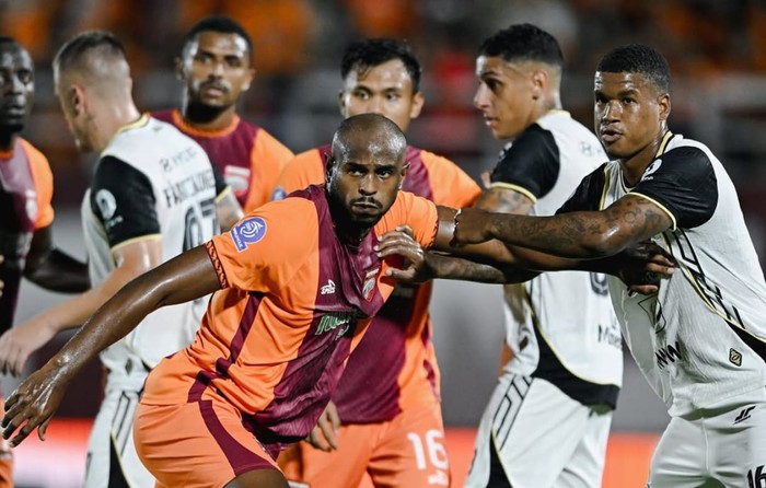 Jalannya pertandingan pertama antara Borneo FC vs Persija Jakarta (dok.borneo.id)