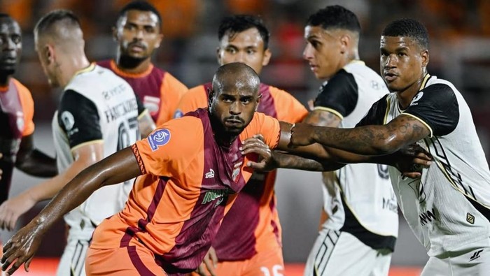 Jalannya pertandingan pertama antara Borneo FC vs Persija Jakarta (dok.borneo.id)