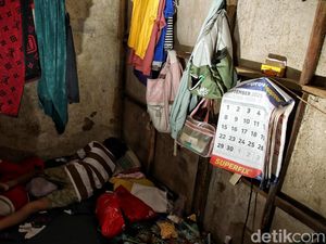 Tak Ada Matahari di Kampung Tongkol Jakut Selama 27 Tahun Tak Ada Matahari di Kampung Tongkol Jakut Selama 27 Tahun