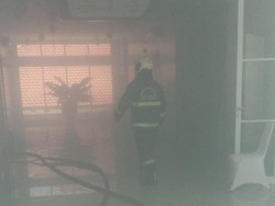 Kebakaran di Rumah Sakit Darmo Surabaya gegara Mesin Treadmill Korslet Kebakaran di Rumah Sakit Darmo Surabaya gegara Mesin Treadmill Korslet