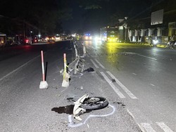 Pemotor Tewas Usai Hantam Beton Pembatas Jalan di Pati