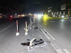 Pemotor Tewas Usai Hantam Beton Pembatas Jalan di Pati Pemotor Tewas Usai Hantam Beton Pembatas Jalan di Pati