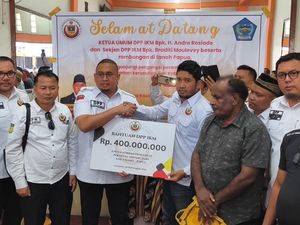 Andre Rosiade Beri Rp 400 Juta ke Perantau Minang Terdampak Ricuh Yalimo Andre Rosiade Beri Rp 400 Juta ke Perantau Minang Terdampak Ricuh Yalimo
