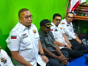 DPP IKM Dibawa Andre Rosiade Tengok Perantau Minang di Pelosok Papua