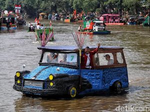 Meriah! Parade Perahu Festival Cinta Lingkungan 2025 Warnai Sungai Ciliwung Meriah! Parade Perahu Festival Cinta Lingkungan 2025 Warnai Sungai Ciliwung