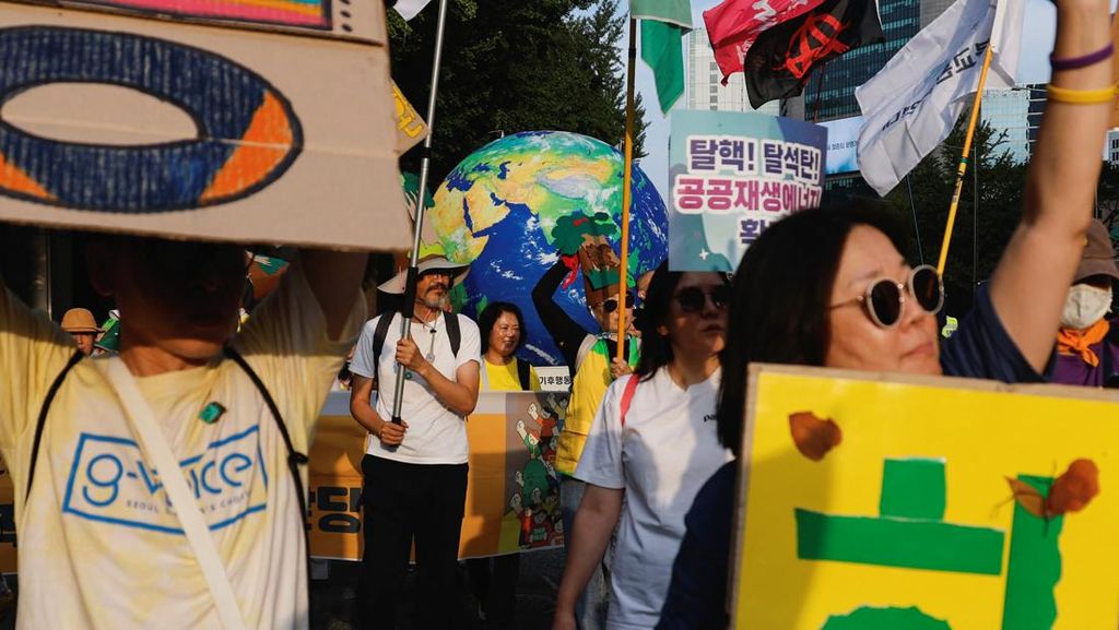 Pawai Iklim di Seoul Desak Kebijakan Berani Selamatkan Bumi Pawai Iklim di Seoul Desak Kebijakan Berani Selamatkan Bumi
