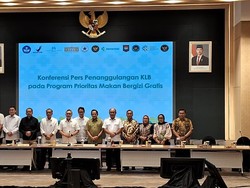 Pemerintah Evaluasi Koki Seluruh Dapur MBG Buntut Keracunan Massal